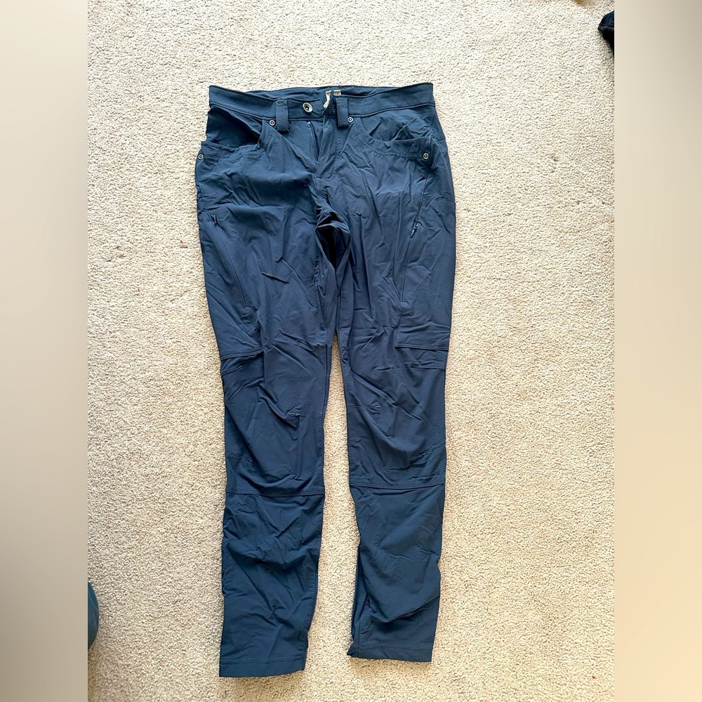 Duluth trading company navy blue pants- size 2 short casual pants.